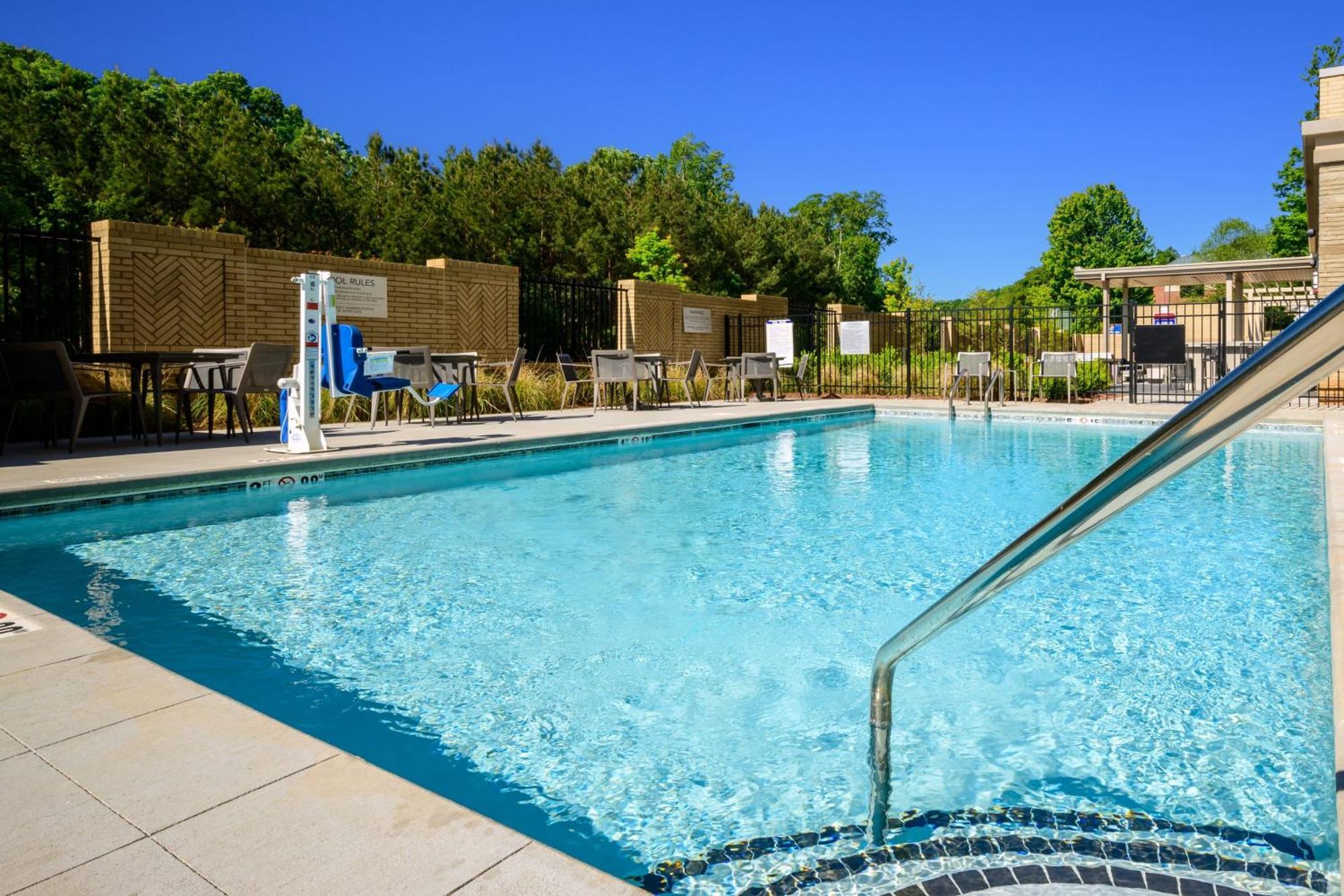 Courtyard By Marriott Raleigh Cary Crossroads Otel Dış mekan fotoğraf