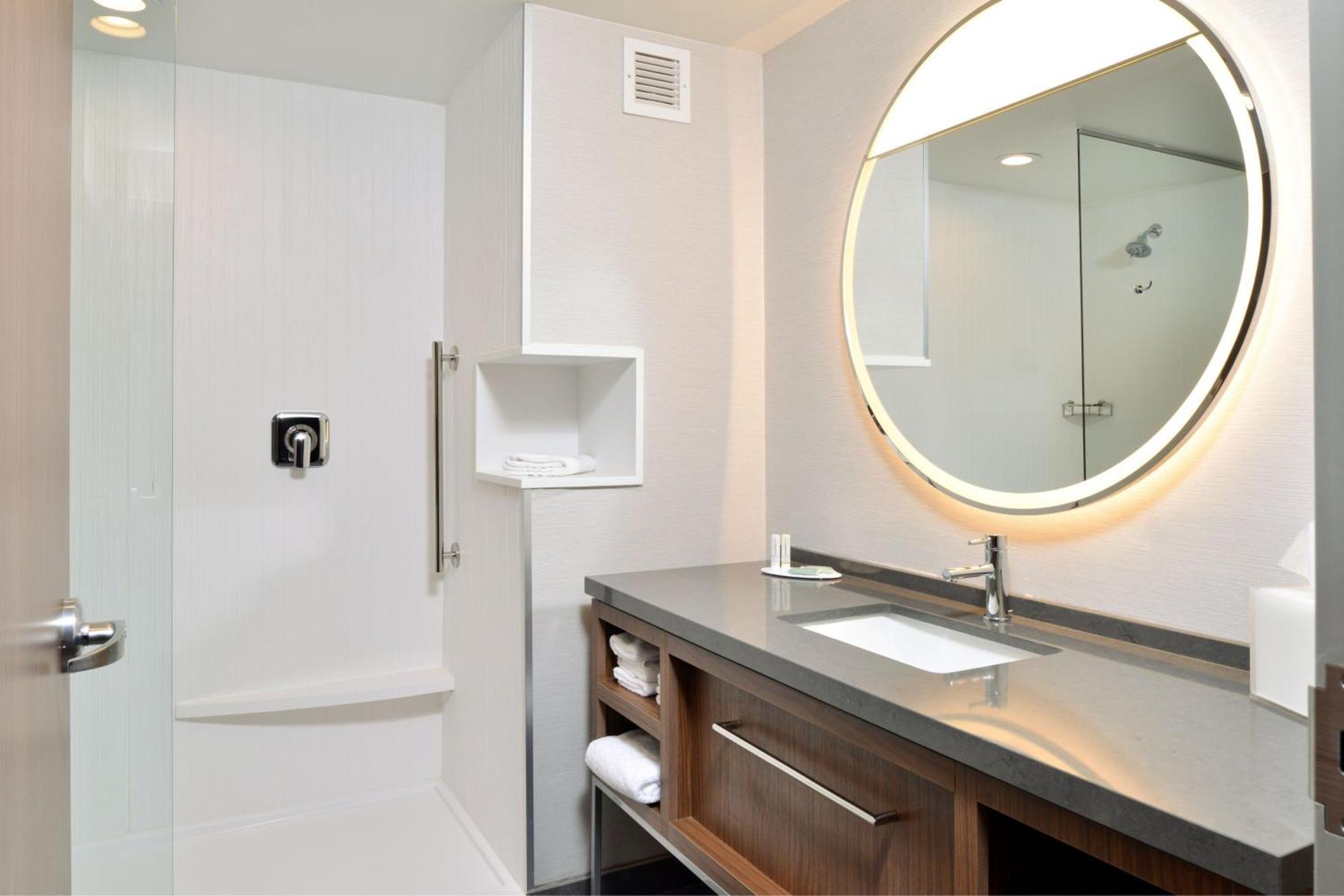 Courtyard By Marriott Raleigh Cary Crossroads Otel Dış mekan fotoğraf