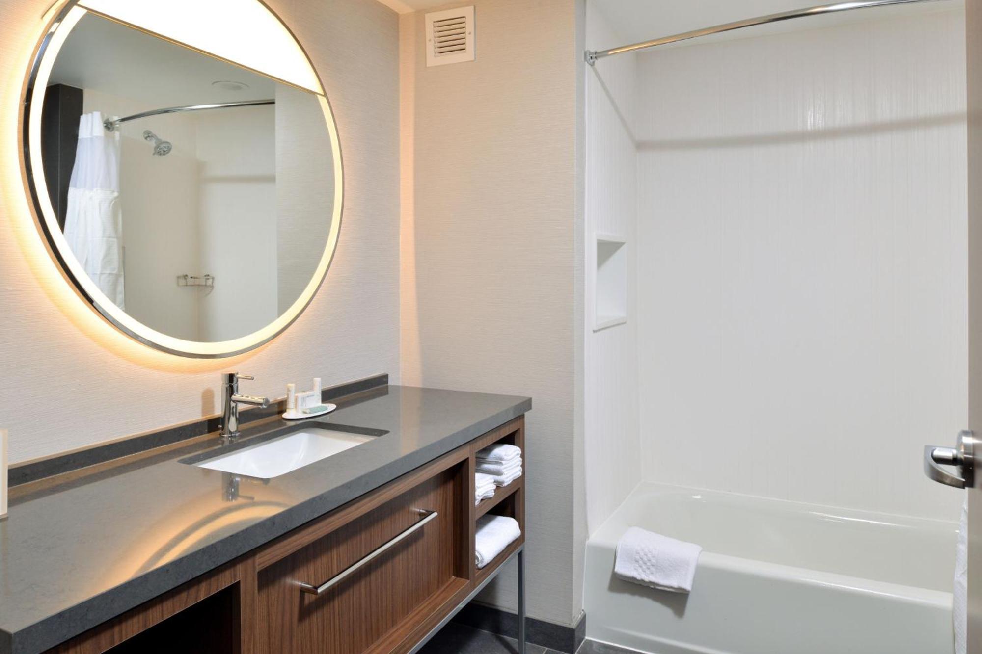 Courtyard By Marriott Raleigh Cary Crossroads Otel Dış mekan fotoğraf