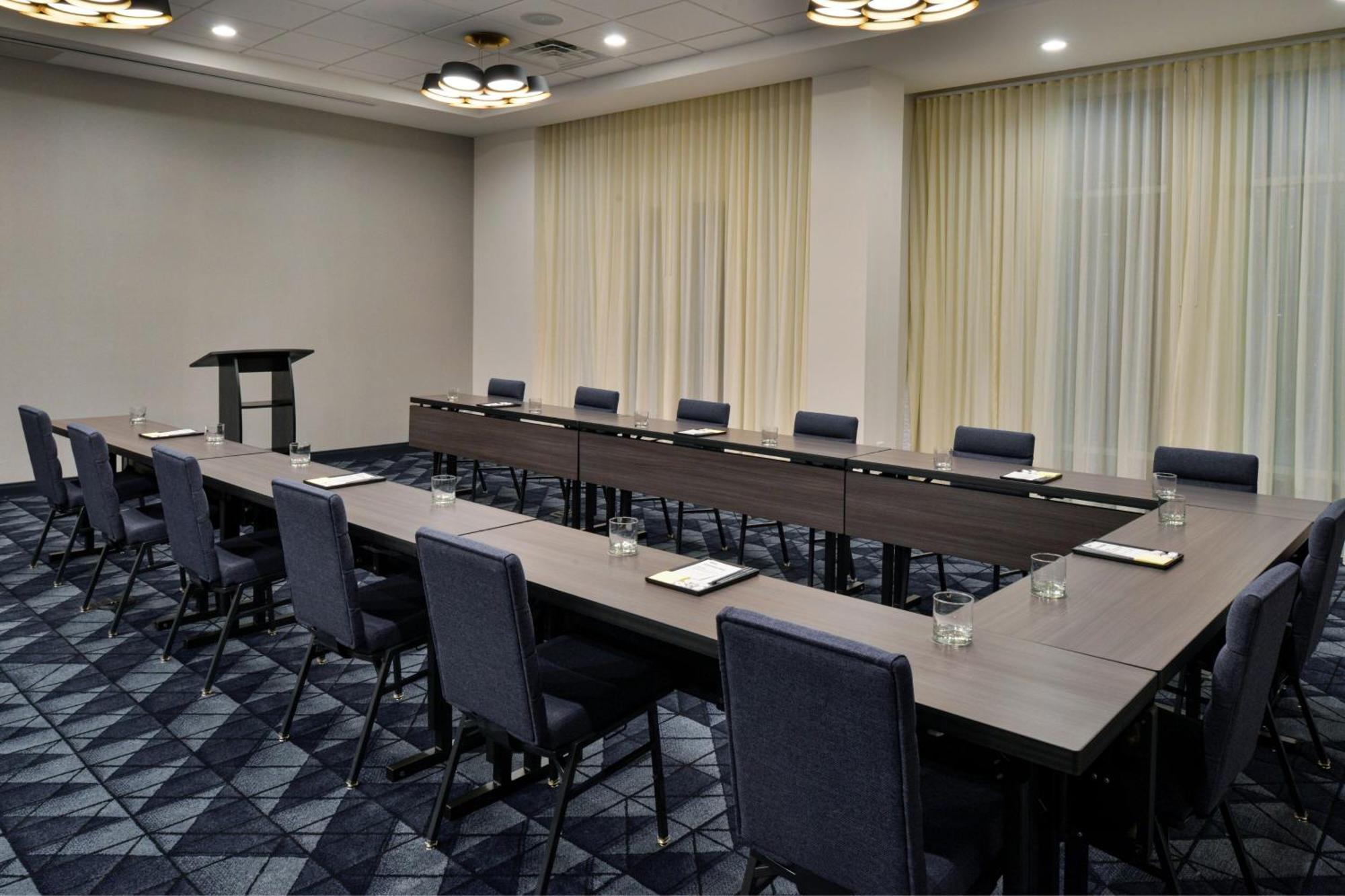 Courtyard By Marriott Raleigh Cary Crossroads Otel Dış mekan fotoğraf